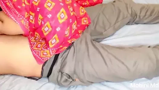 Ghar me ayi dulhan ki chudai devar ne kardi