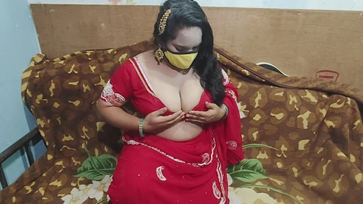 Hintli film yönetmeni filme bir şans vermek için kadından faydalanacak