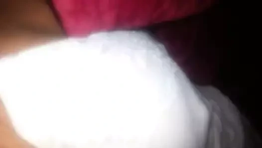 Karısının kedisi onun vibe için zor boşalıyor