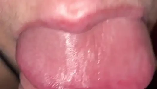 Yakın çekim ve emiyor