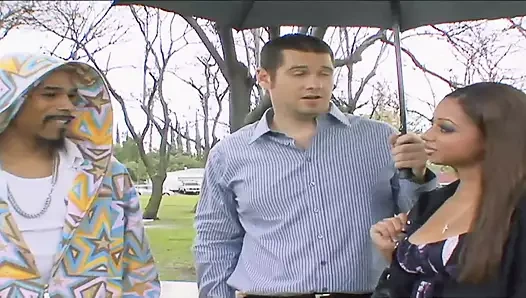 Vahşi ve iyi görünümlü Alman civciv sert bir bbc sürme seviyor