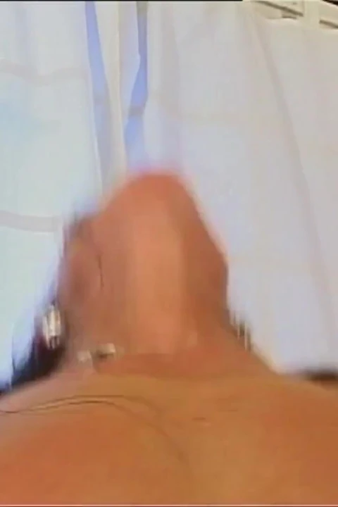 Güzel memeli azgın orta yaşlı seksi kadın sikiliyor ve büyük klasik yarakla göt deliğine boşalıyor