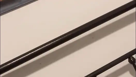 İtaatkar evli kadın aşağılayıcı emirlere itaat ediyor