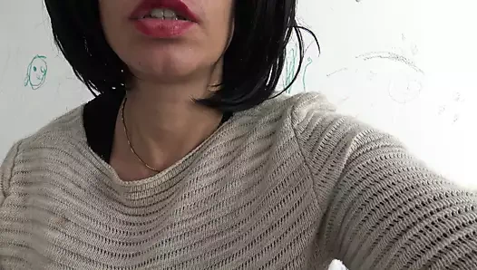 9 aylık hamile ateşli evli kadın yaraklar için yalvarıyor