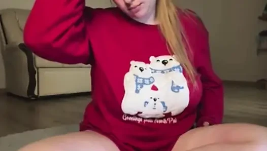 Huge natural tits playing and pussy fingering with jucielussie