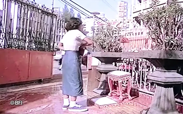 Kız barda anal seks yapıyor nostaljik video.