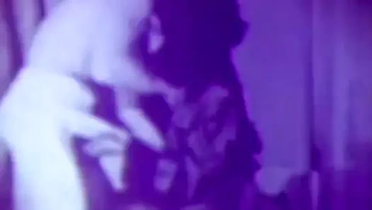 Abanoz genç berbat ve sperm içer (1960'larda vintage)