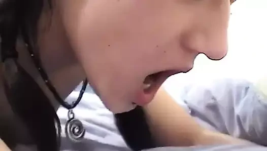 18 yaşındaki kız ilk kez kamerada