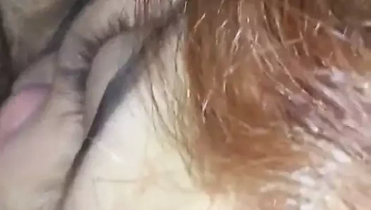 Novia cogiendo frente al espejo