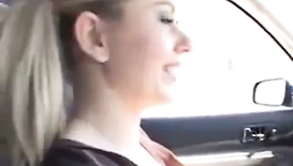 Seksi sarışın döl beslenmesi