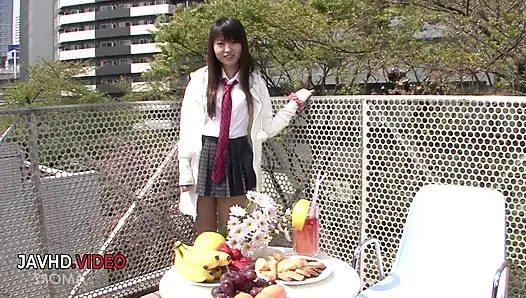 Ryo asaka: tahrik edilen genç kız uzun bir arzu gününden sonra buharlı duş alıyor