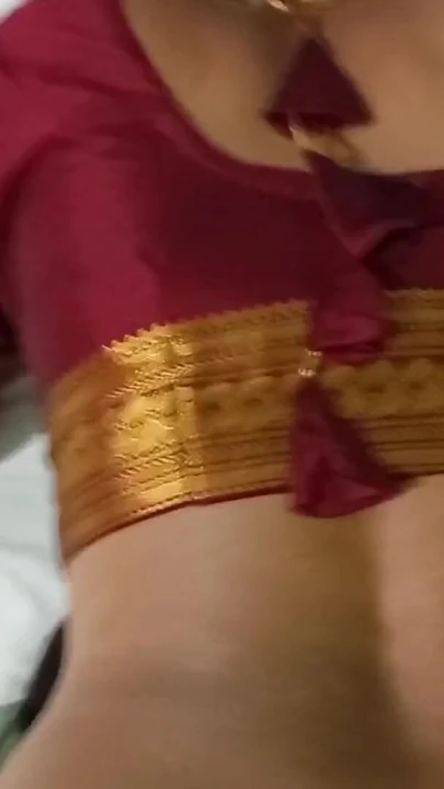 Знаковый момент из "Очень красивая тамильская бхабхи была голодна до большого члена"