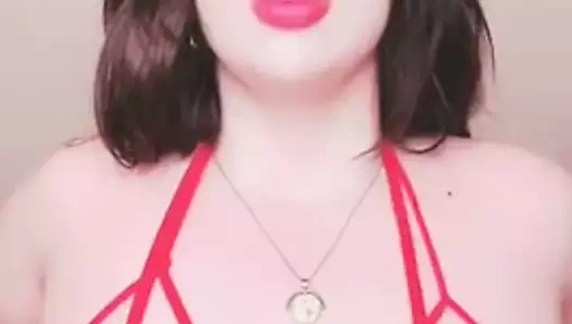 M0m0 iç çamaşırında esneme