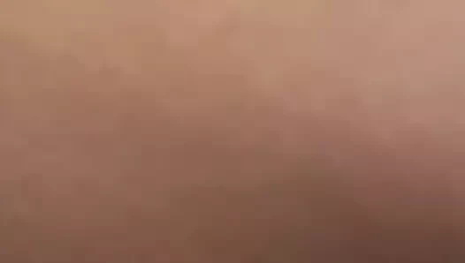 Gf bf üzerinde fışkırtma ve bir Creampie ile bitirir