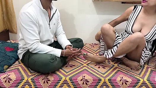 Hintli öğrenci Saara Hintçe koçlukta viral seks