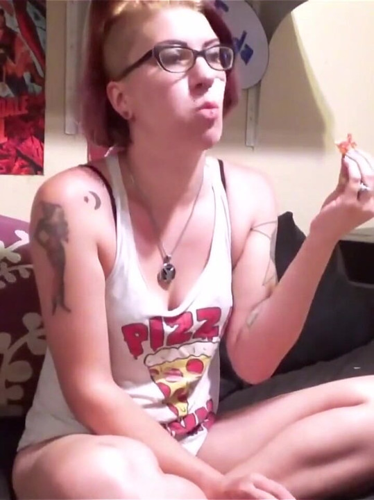 Pizza ve Mike'ın daha sert geğirmeleri