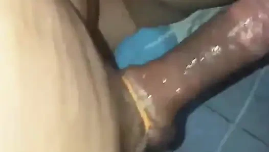 Anal seksine son vermek için yalvarıyor .çok sıkı