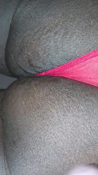 Komendick11jerk yuvarlak siyah götten sikiliyor