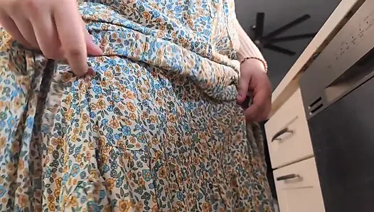 Üvey baba karısının üvey oğullarını siktiğini keşfediyor