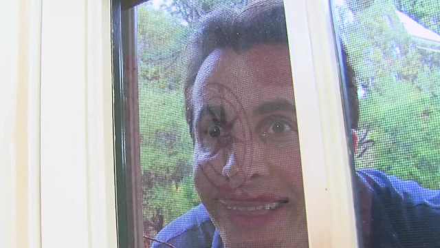 Ateşli esmer üvey babası tarafından sert sikiliyor