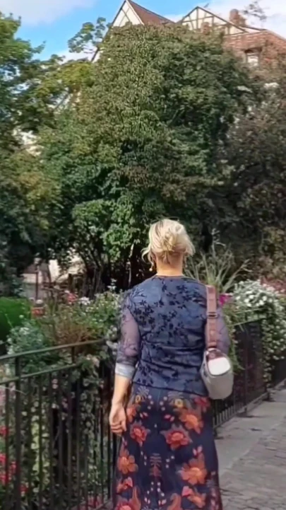 Amatör Sarışın Karısı Yürüyüşten Sonra Seksin Tadını Çıkarıyor