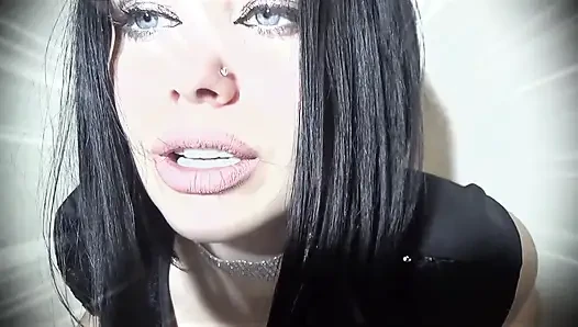 Я возьму все, что у тебя есть, сучка!