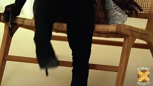 Seksi esmer Claudia çok sert sikiliyor