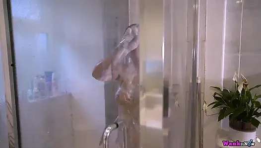 Amber Deen - duş antics