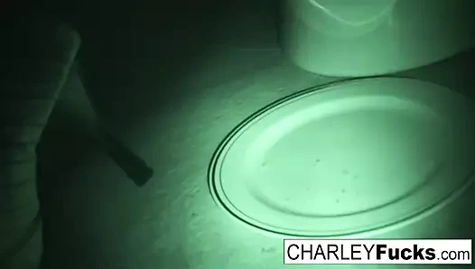 Charley'nin gece görüşü amatör seks