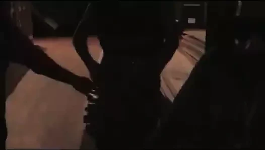 Pezevenk kilisesi çete kızları kedi arıyor