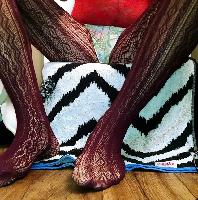 Götüm için kız arkadaşımın vibratörünü kullanıyorum