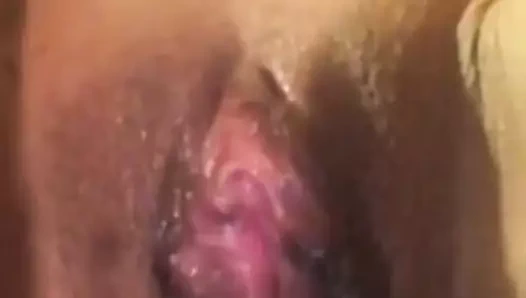 Latin Mastürbasyon ile seksi dudaklar