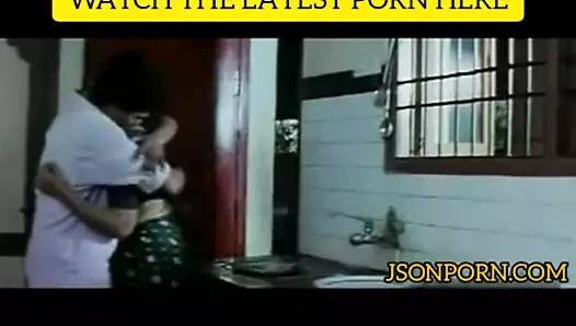 Hintli hizmetçi sert sikiliyor - naukrani ki bhar ke chudai