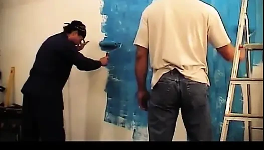 Harika sarışın orta yaşlı seksi kadın için götüne boşalma ile çifte penetrasyon