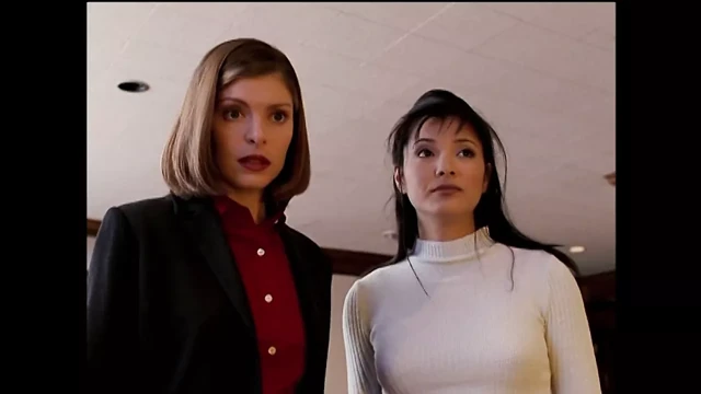 Kelly hu, daracık yılan derisi vinil pantolon