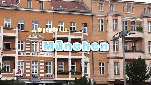 Seksi büyük götlü kızıl saçlı sikicisinden sert sikiliyor