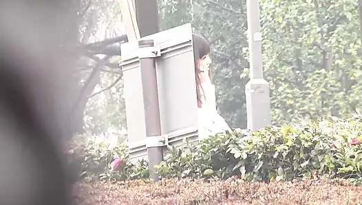 20 yaşındaki Japon kıllı amcık sertçe dolduruluyor ve ateşli dölle dolduruluyor