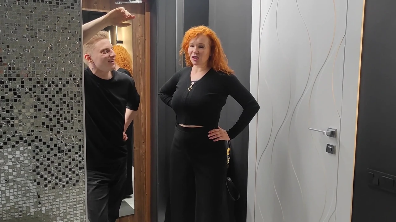 मेरी सौतेली मम्मी के साथ यात्रा. एक महत्वपूर्ण टूर्नामेंट से पहले होटल और सहायता