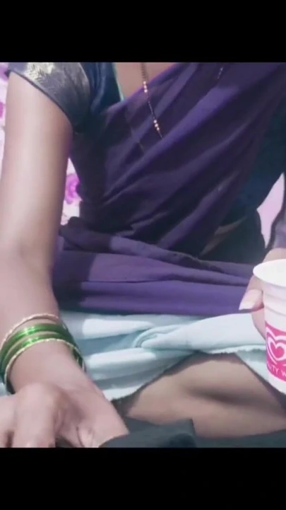 Marathi rani vahini baldız ilk kez dondurmayla yarak emiyor ve sikişiyor | Klip 1