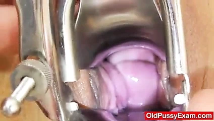 chubby redhead alır bir jinekolog