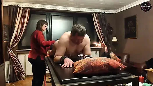 Domlady mia - köle için terör cezası - eğitim: göt sikiş makinesi tarafından sikiliyor - bölüm 1
