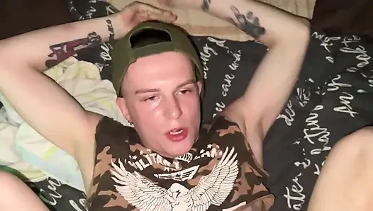 Adamlar karşı koyamadı ve birbirlerini bir çember içinde siktiler