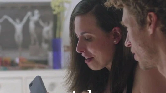 Barselona'da airbnb tatilinde güzel kız