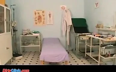 Sarışın doktorla seks yapıyor