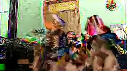 Peştuca şarkı ile Pakistan mujra karışımı