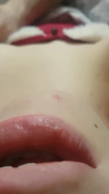 Обязательный для обмена момент из "Я люблю трогать и сосать ее большие - оргазм сосков Санта-Клауса"