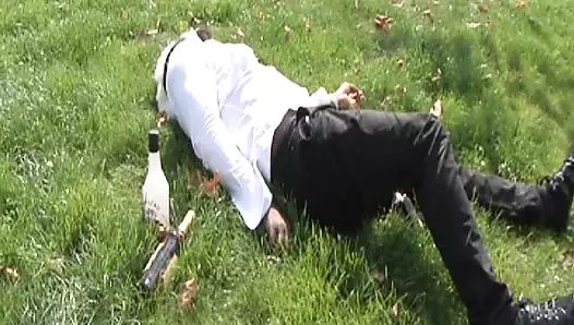 Mükemmel Fransız orta yaşlı seksi kadın yüze boşalmadan önce büyük zenci yarağı alıyor