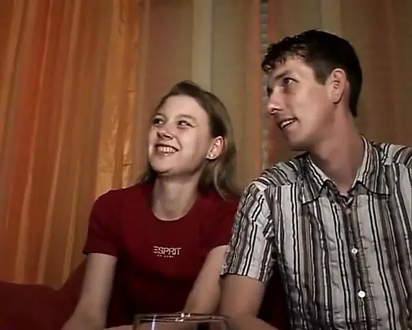 German swinger housewife fucking with her husband and the amazing Simones Hausbesuche