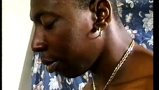 Büyük güzel kadınlar büyük siyah musluklar tarafından becerdin