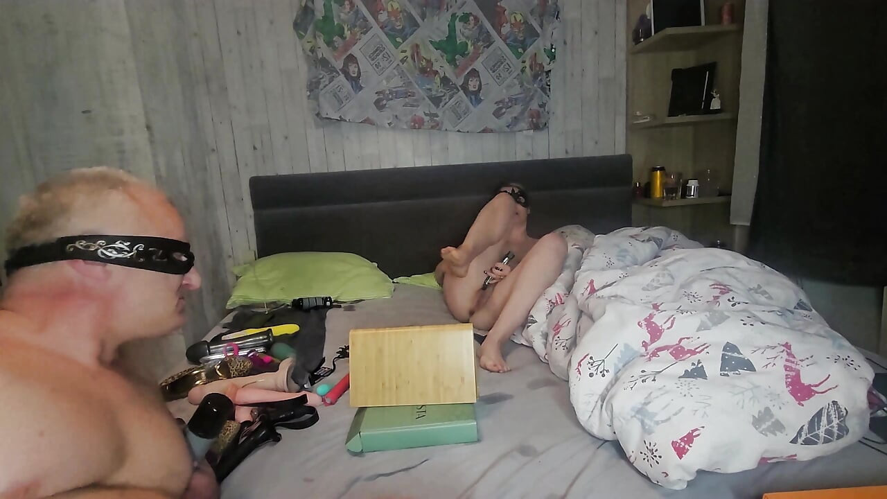Aldatan evli kadın kocası izlerken bir yabancıyla mastürbasyon yapıyor